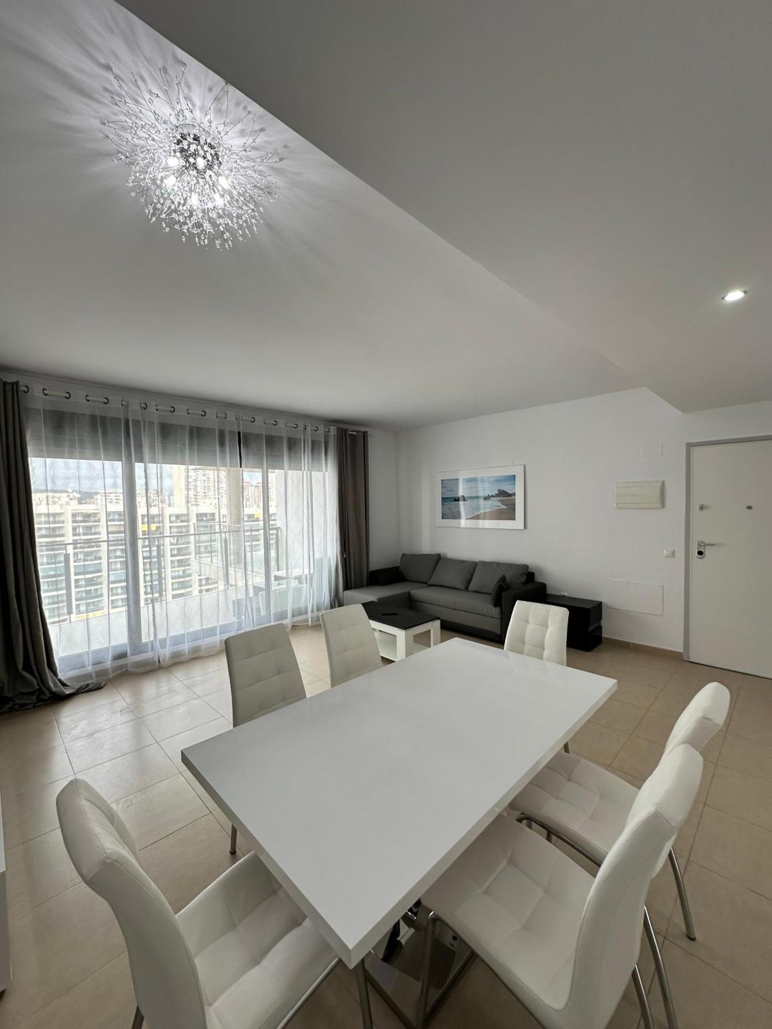 Luxurious, Newly-Renovated Large 2-Bedroom Condo By The Beach Benidorm Exteriör bild